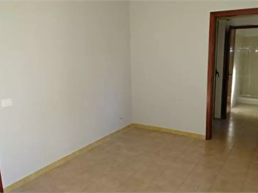 Immagine 6 di Trilocale in vendita  in Via Vincenzo Bellini 20 a San Pietro Clarenza