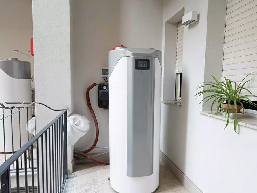 Immagine 36 di Quadrilocale in vendita  in Via Caronda 178 a Catania