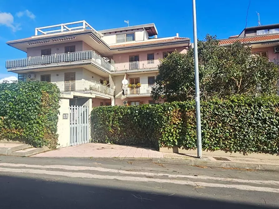 Immagine 1 di Trilocale in vendita  in Via Dafni 5 a Aci Catena