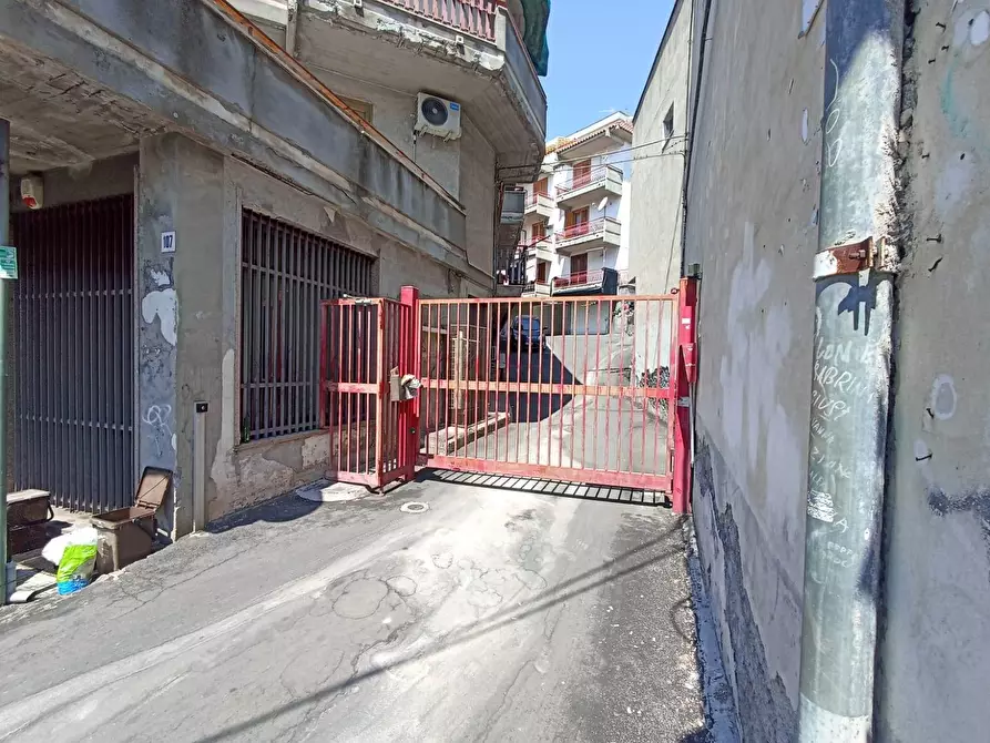 Immagine 32 di Trilocale in vendita  a Aci Castello