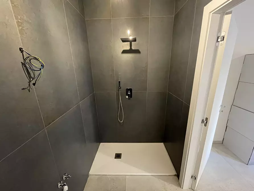 Immagine 17 di Trilocale in vendita  in Viale J. Barozzi 226226 a Modena