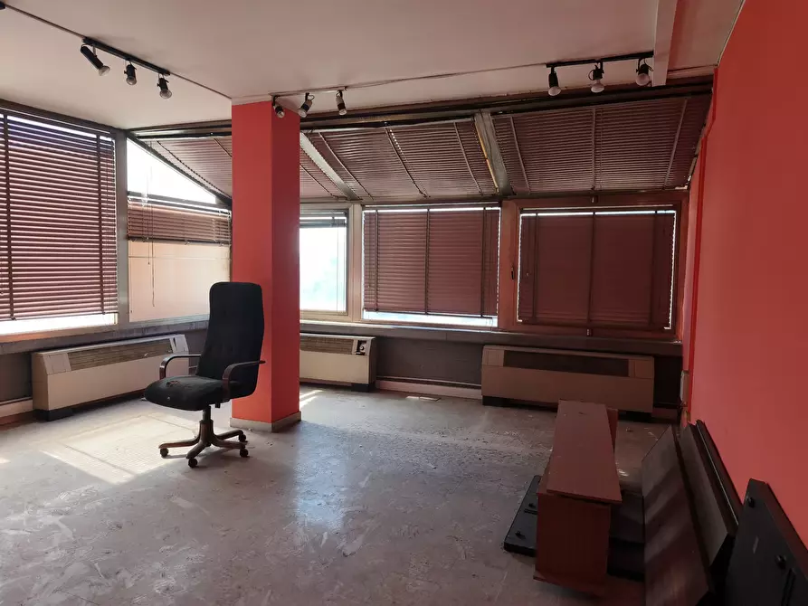 Immagine 15 di Ufficio in vendita  in Via Pietro Giardini 470a a Modena