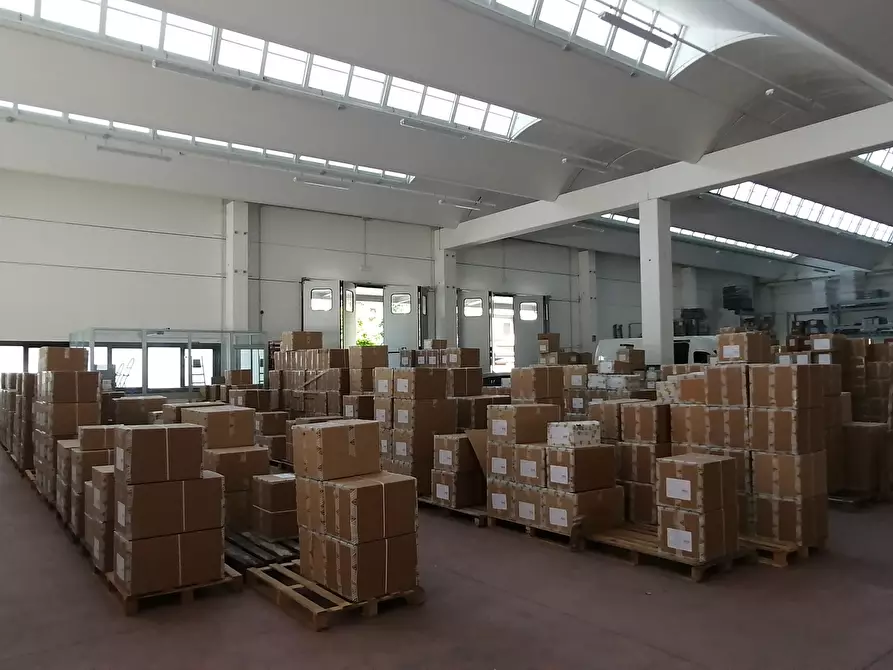 Immagine 9 di Attività artigianale in vendita  a Novi Di Modena