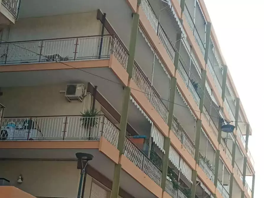 Immagine 1 di Bilocale in vendita  in Via Carso 3 a Ventimiglia