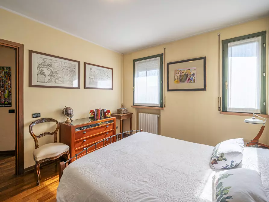 Immagine 11 di Quadrilocale in vendita  in Piazza Lubiana 4863 a Parma