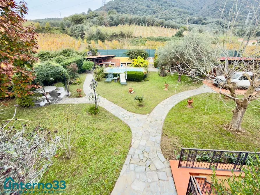 Immagine 4 di Villa in vendita  in Via Isola 51 a Ortonovo