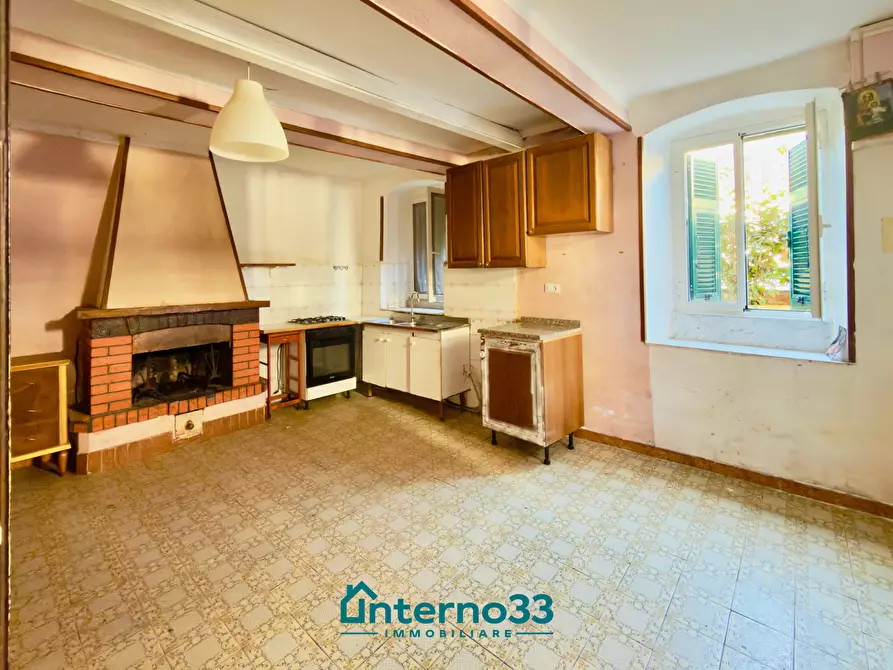 Immagine 2 di Trilocale in vendita  in Via Castagno 39 a Ortonovo