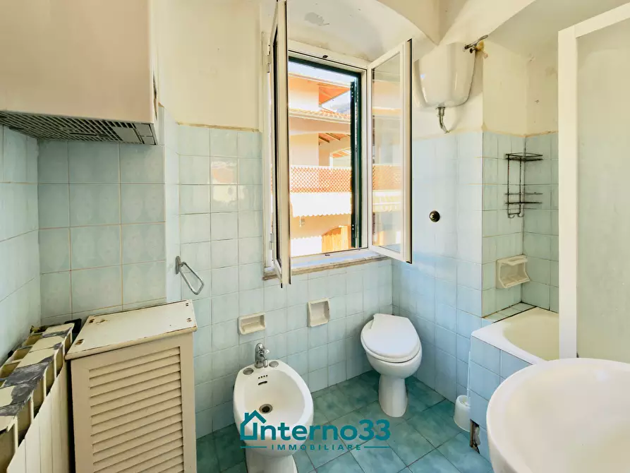 Immagine 14 di Trilocale in vendita  in Via Castagno 39 a Ortonovo