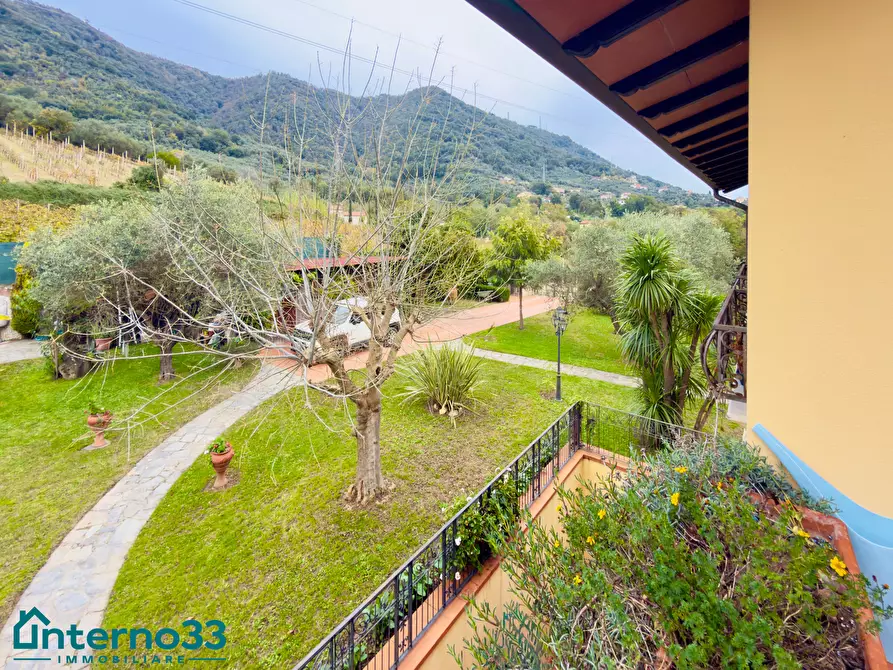 Immagine 16 di Villa in vendita  in Via Isola 51 a Ortonovo