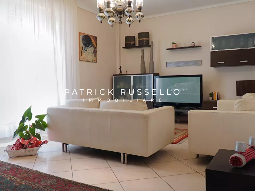 Immagine 1 di Trilocale in vendita  in Via Seneca 2 a Gela