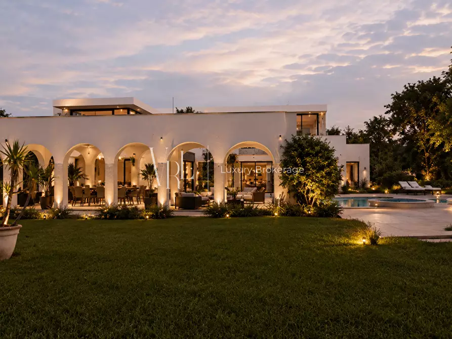 Immagine 4 di Villa in vendita  a Roma