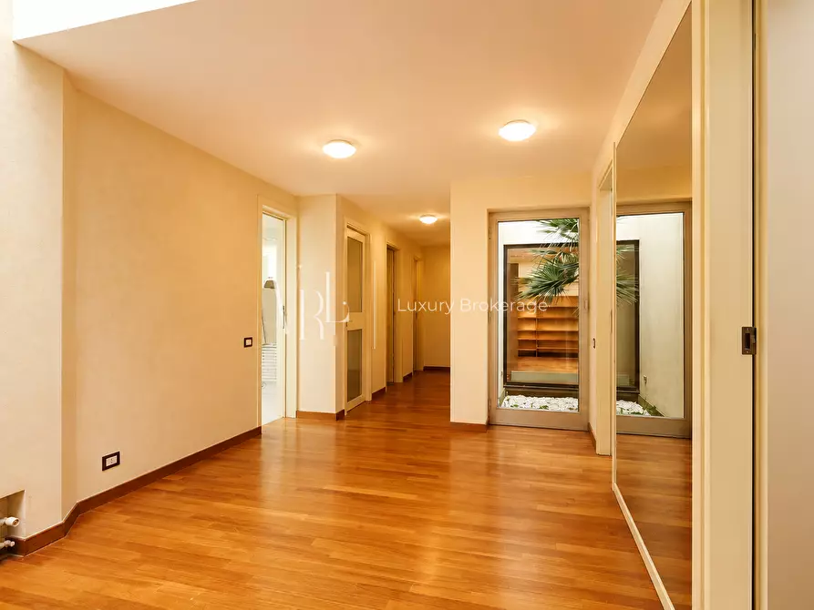 Immagine 16 di Villa in vendita  a Roma