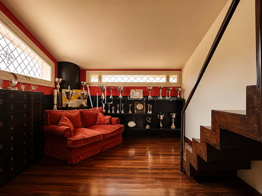Immagine 30 di Villa in vendita  a Roma