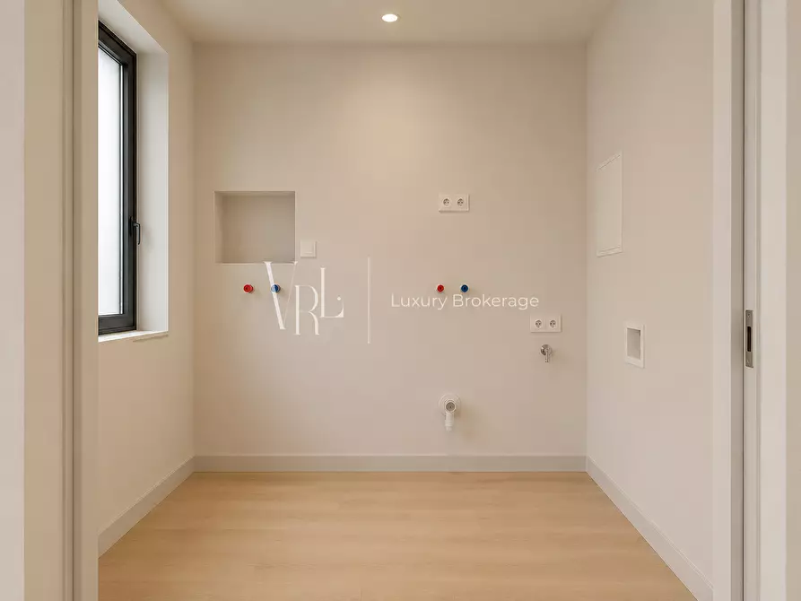 Immagine 14 di Villa in vendita  a Roma
