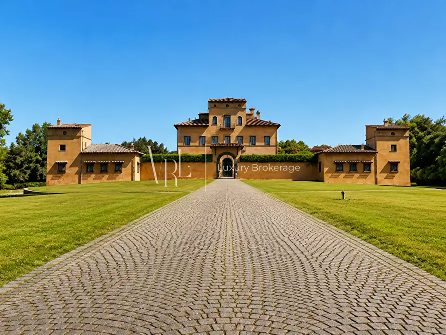 Immagine 1 di Villa in vendita  a Roma