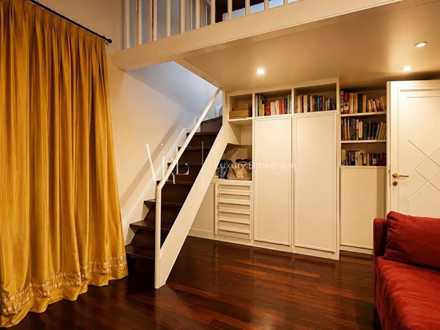 Immagine 38 di Villa in vendita  a Roma