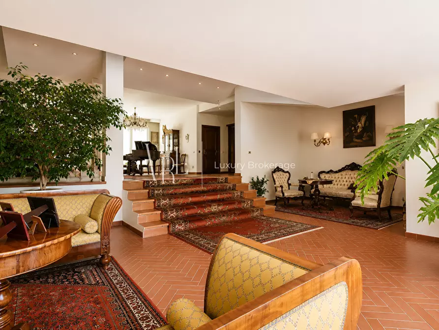 Immagine 17 di Villa in vendita  a Roma