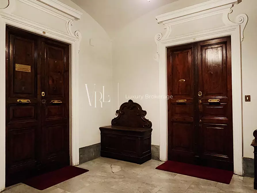 Immagine 4 di Pentalocale in vendita  a Roma