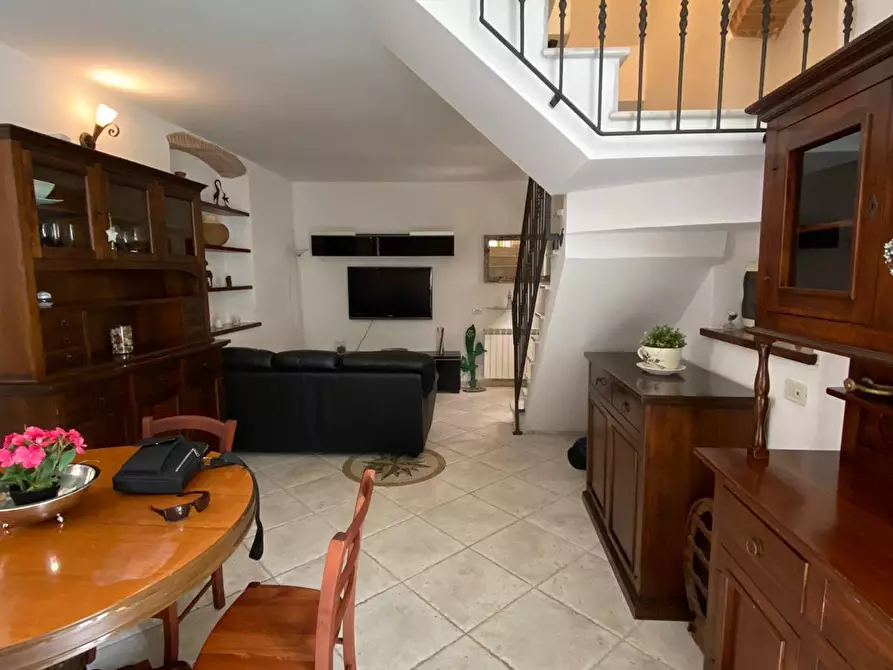 Immagine 1 di Terratetto in affitto  a Viareggio