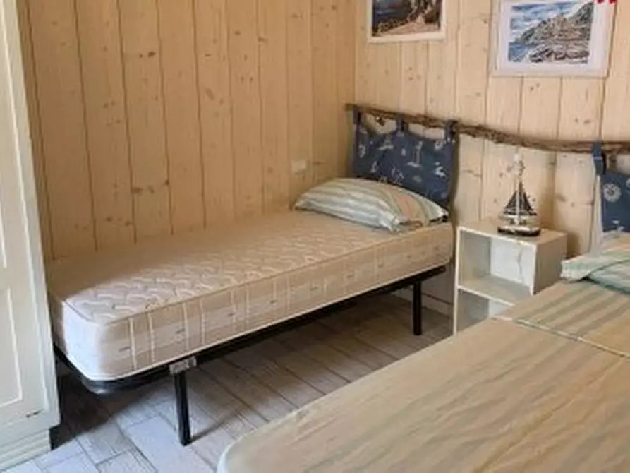 Immagine 4 di Trilocale in affitto  a Viareggio