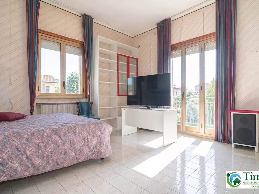 Immagine 33 di Villa in vendita  in Via Roma 29 a Sant'agata Li Battiati
