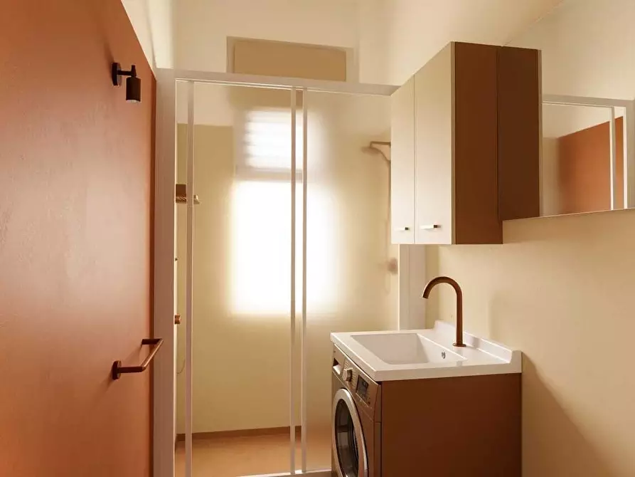 Immagine 37 di Quadrilocale in vendita  in Via Antonio Gramsci 55 a Gravina Di Catania