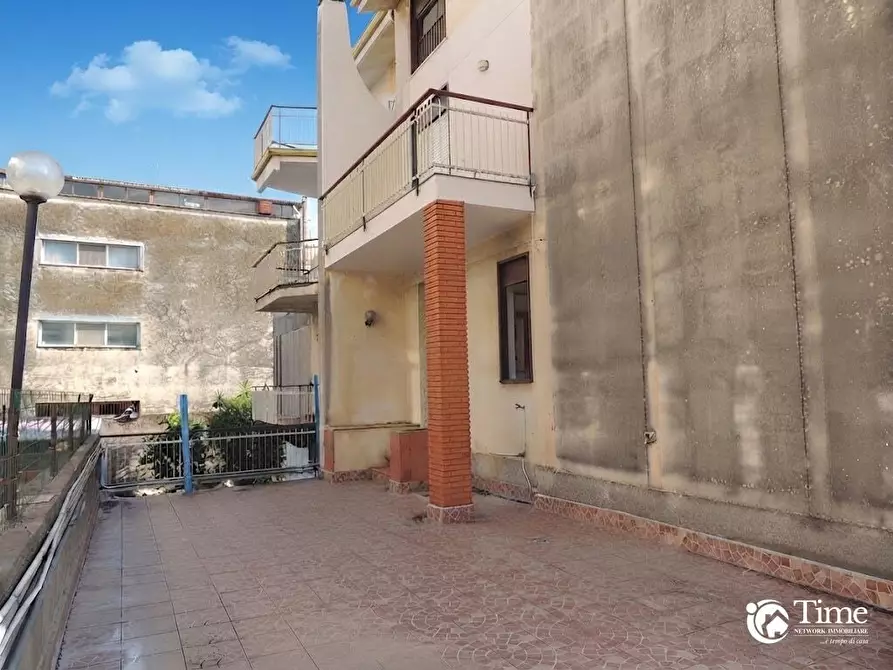 Immagine 4 di Pentalocale in vendita  in Via delle Azalee 13 a Misterbianco