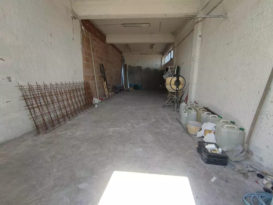 Immagine 2 di Magazzino in vendita  a Belpasso