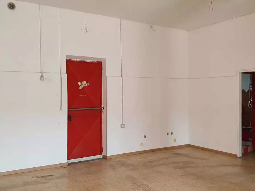 Immagine 4 di Attività artigianale in vendita  in Via Pier Santi Mattarella 2 a Belpasso