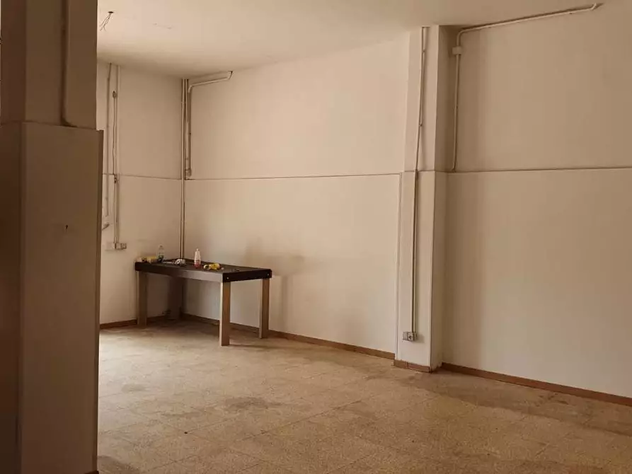 Immagine 1 di Attività artigianale in vendita  in Via Pier Santi Mattarella 2 a Belpasso