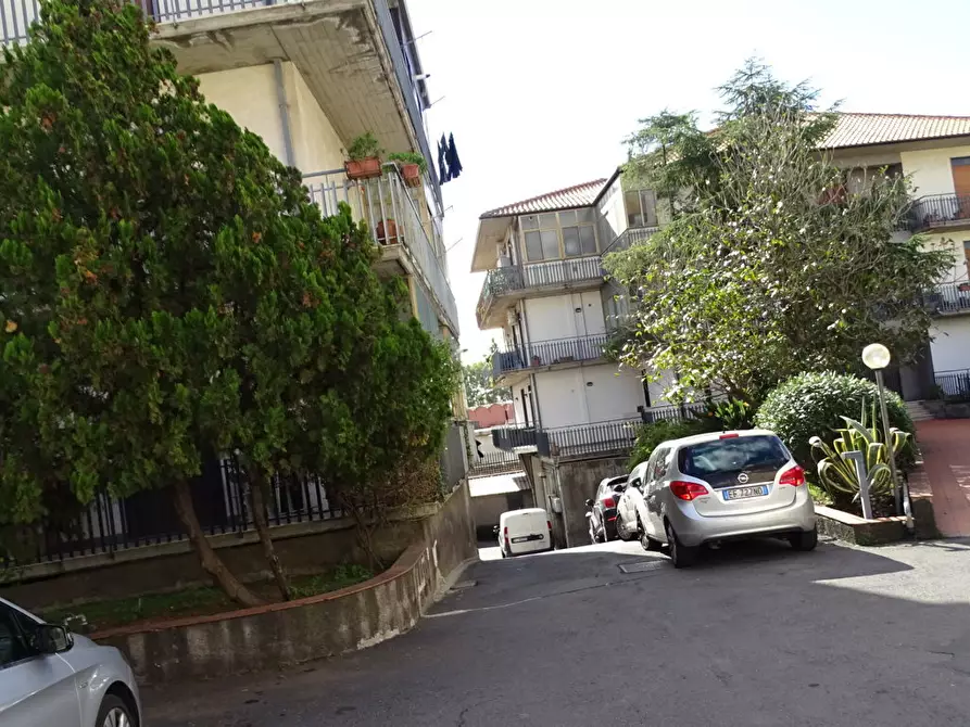 Immagine 2 di Garage in vendita  in Via Calvario a San Pietro Clarenza