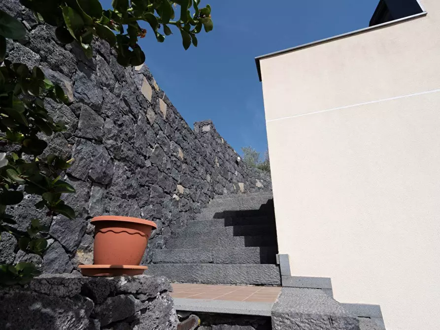 Immagine 48 di Casa bifamiliare in vendita  in Via Catanzaro 11 a San Giovanni La Punta
