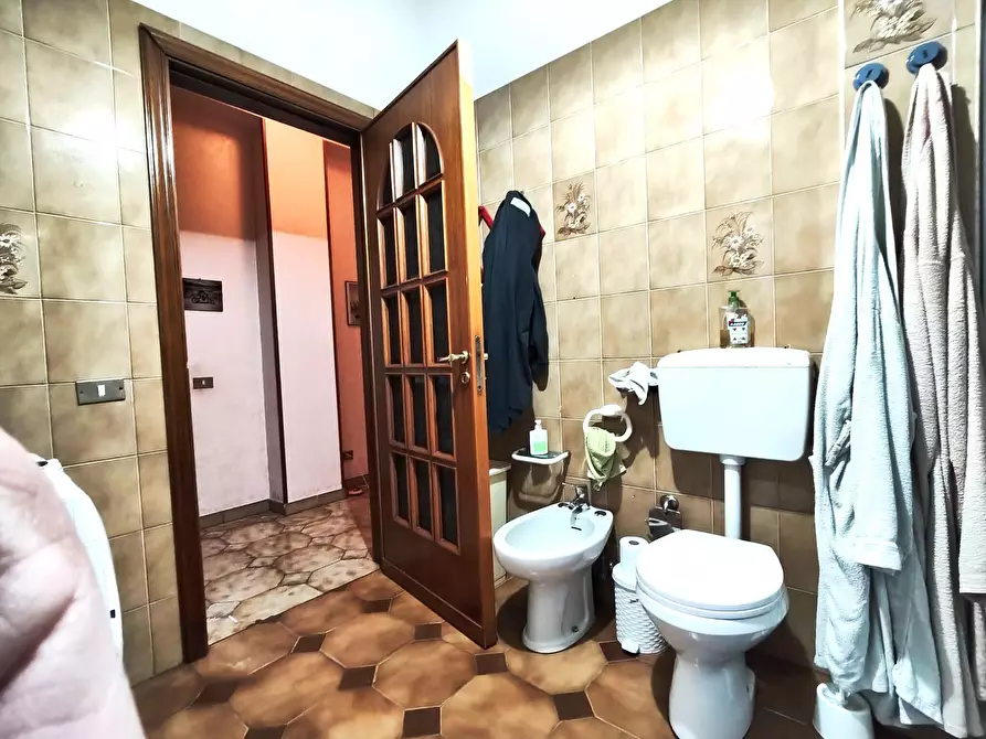 Immagine 36 di Pentalocale in vendita  in Via Bachelet 1 a Misterbianco