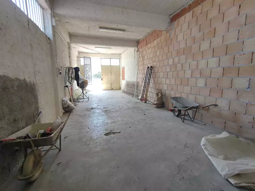 Immagine 3 di Magazzino in vendita  in Via Cesare Terranova 13 a Belpasso