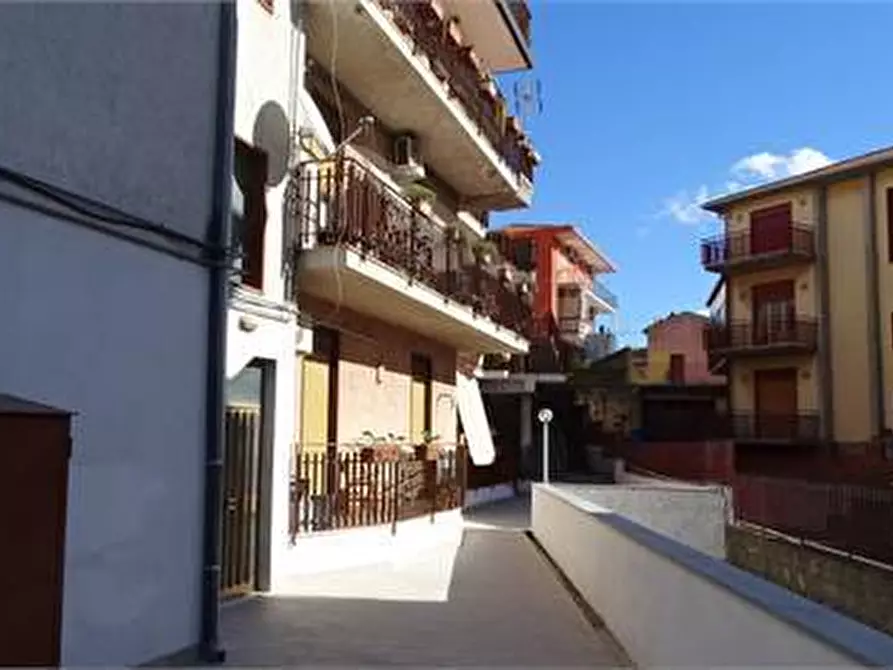 Immagine 2 di Trilocale in vendita  in Via Vincenzo Bellini 20 a San Pietro Clarenza