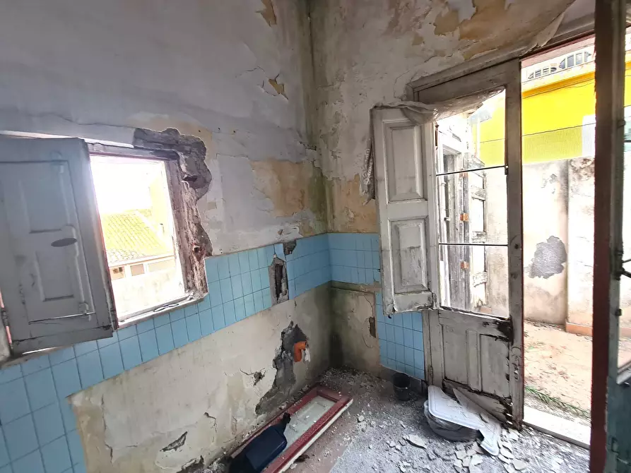 Immagine 8 di Trilocale in vendita  in Via la Farina 22 a Riposto