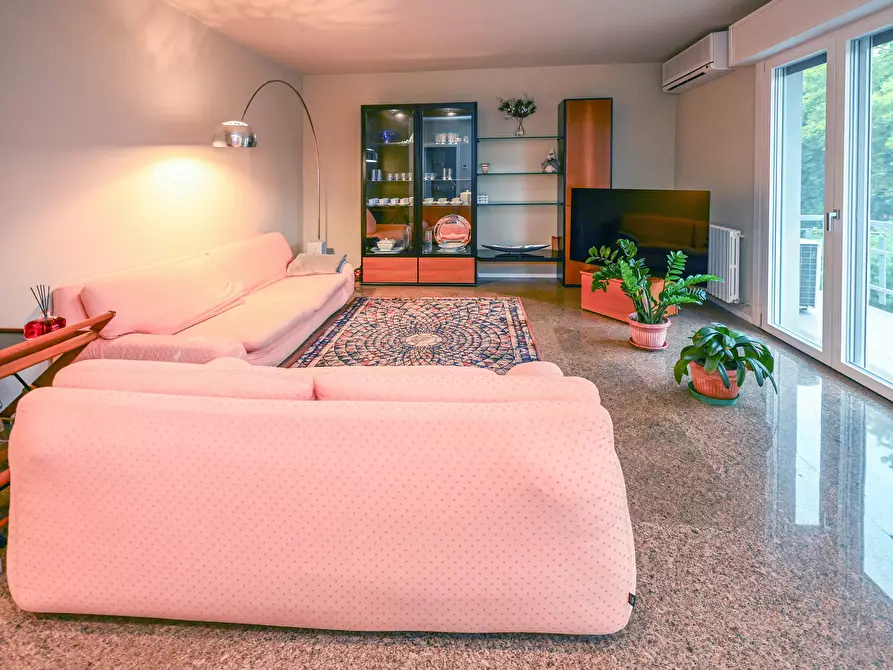 Immagine 9 di Casa trifamiliare in vendita  a Modena