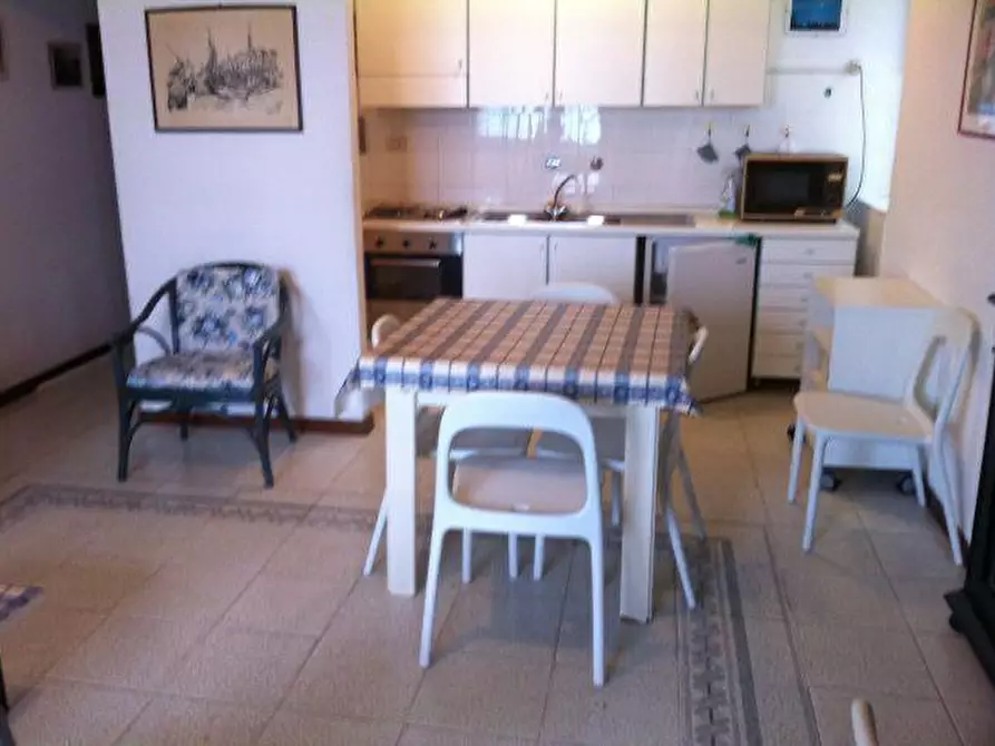 Immagine 25 di Quadrilocale in vendita  in Lungomare Argentina 10 a Bordighera