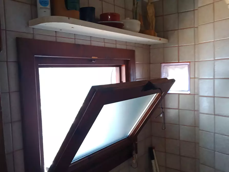 Immagine 7 di Bilocale in vendita  in Via Ciappin 78 a Ventimiglia