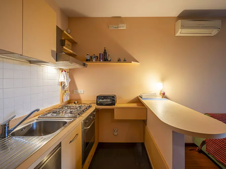 Immagine 16 di Bilocale in vendita  in Largo Monsignor Luigi Calza 7 a Parma