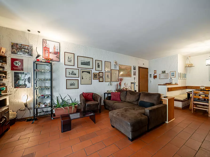 Immagine 12 di Quadrilocale in vendita  in Via Giuditta Sidoli 9600 a Parma