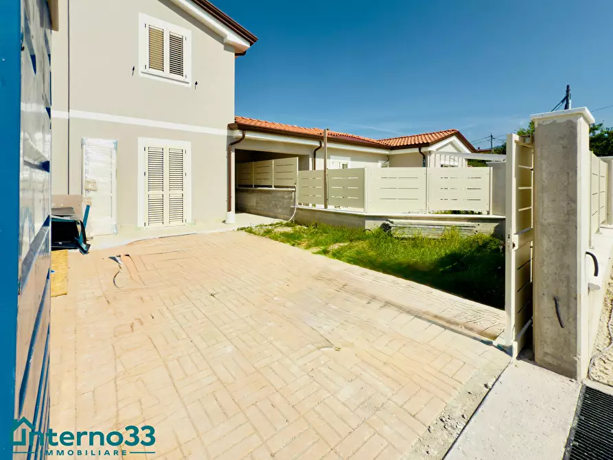 Immagine 22 di Villetta a schiera in vendita  in Via Dogana 30 a Ortonovo