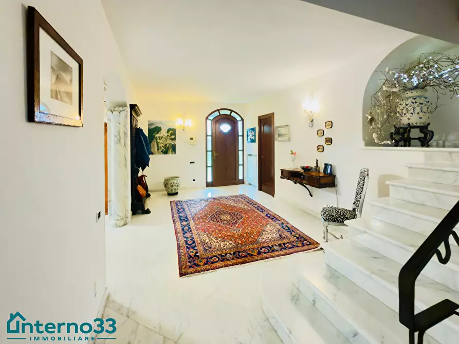 Immagine 5 di Villa in vendita  in Via Isola 51 a Ortonovo