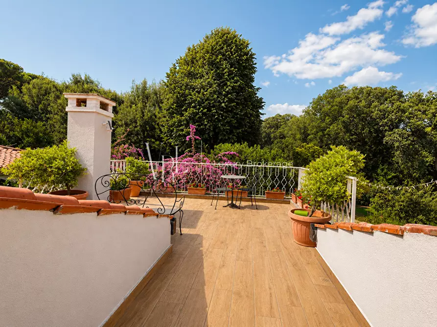 Immagine 14 di Villa in vendita  a Roma