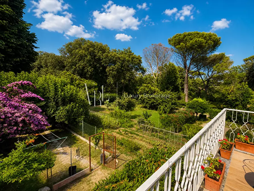 Immagine 16 di Villa in vendita  a Roma