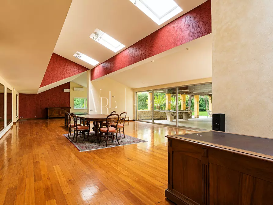 Immagine 10 di Villa in vendita  a Roma