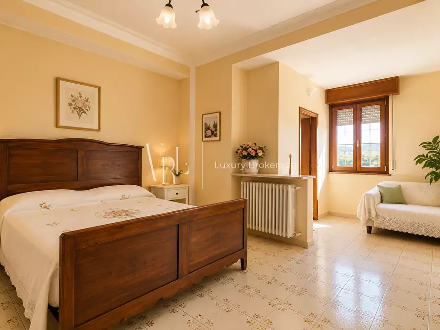 Immagine 17 di Casa indipendente in vendita  a Roma