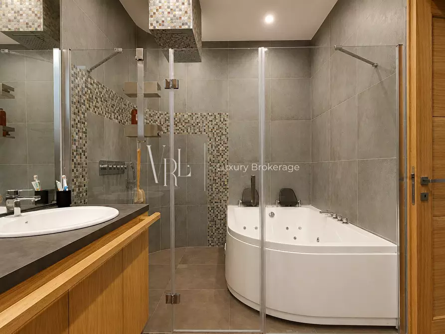 Immagine 16 di Villa in vendita  a Roma