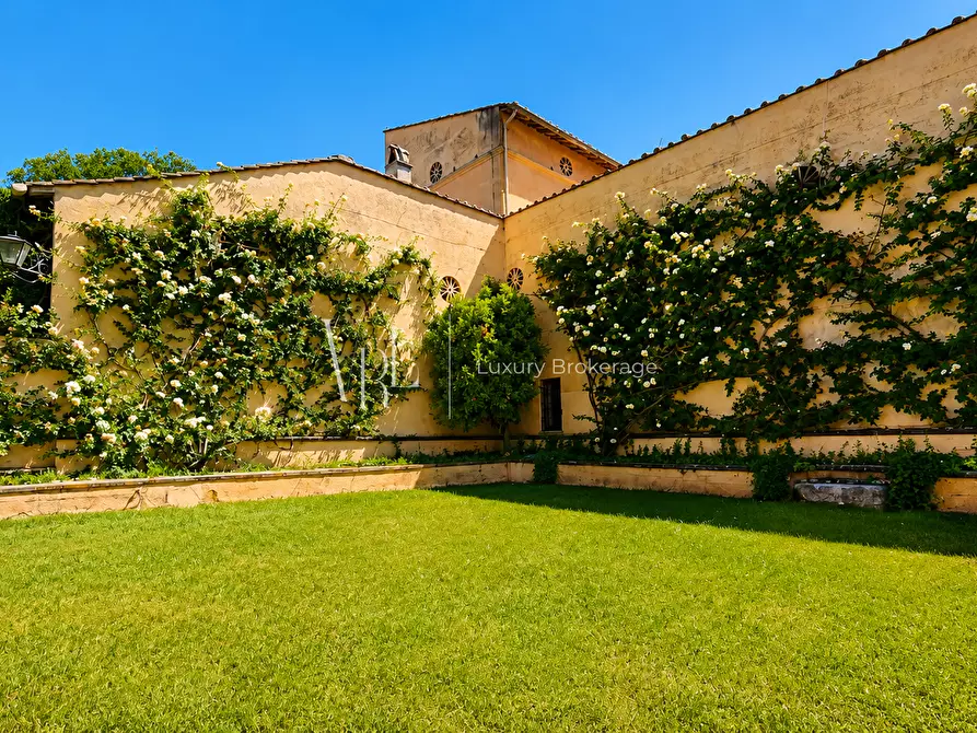 Immagine 14 di Villa in vendita  a Roma