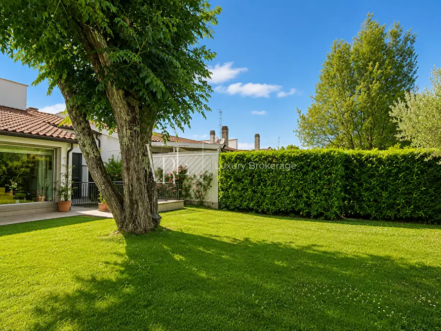 Immagine 5 di Casa bifamiliare in vendita  a Roma